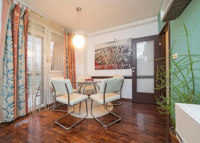 Nana Апартаменты Пирот